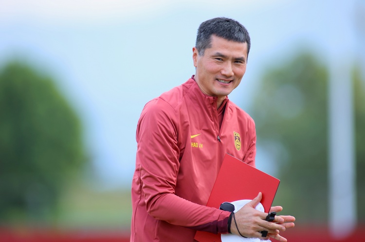 邵佳一臨場指揮細(xì)節(jié)曝光 國足半場試驗4222陣型