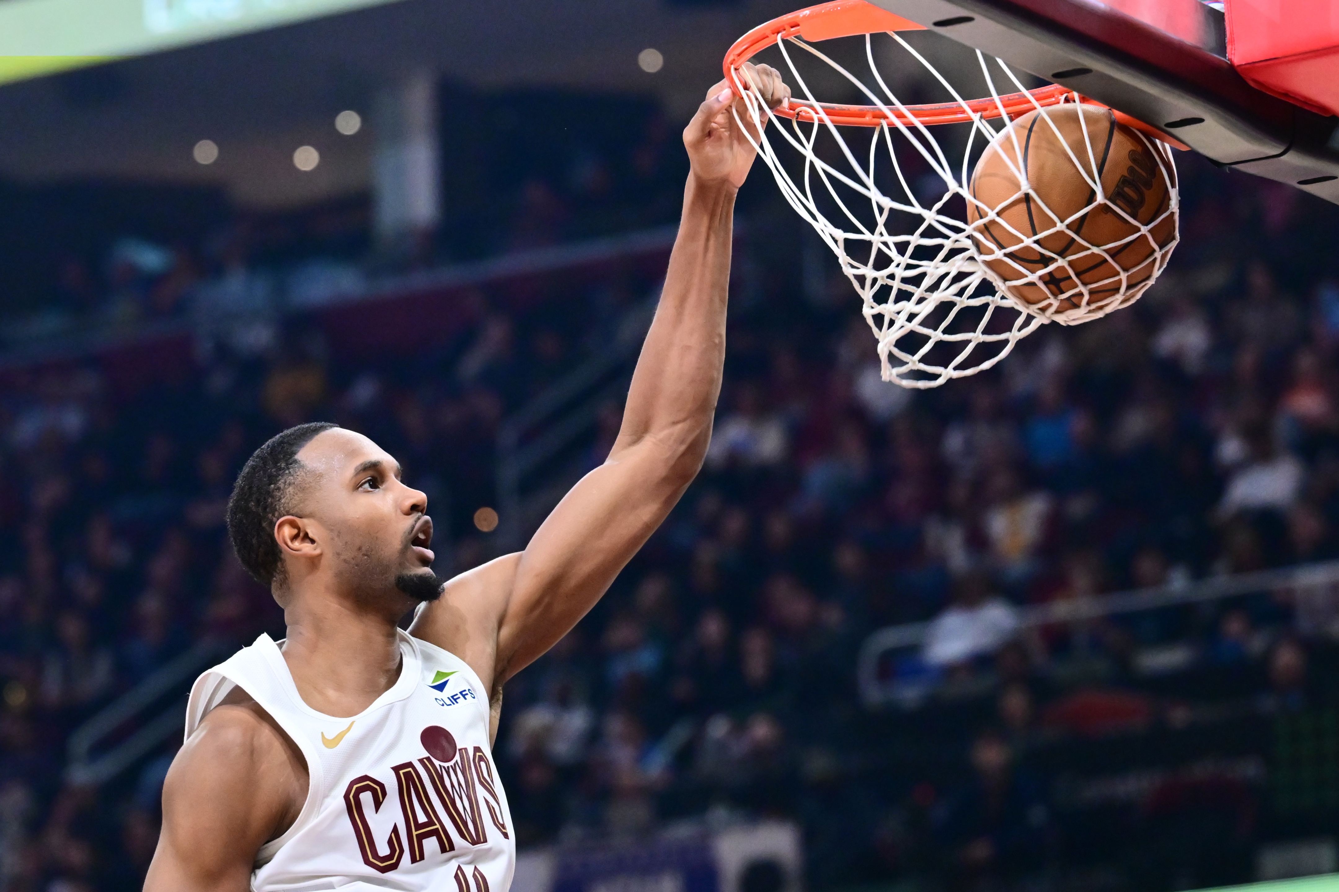 阿特金森點出防守標桿 莫布里高效23+10騎士大勝熱火