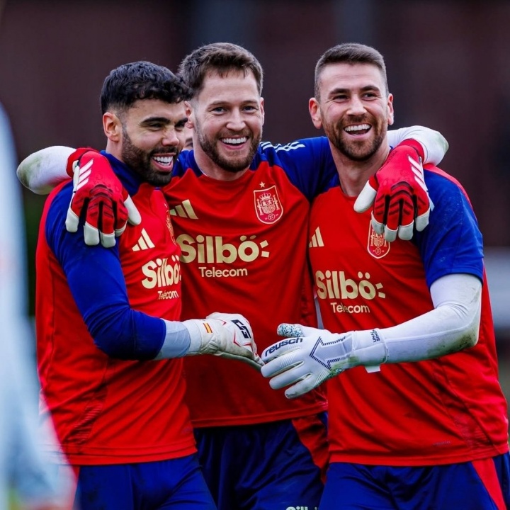 德拉富恩特確認(rèn)烏奈·西蒙一門(mén)地位 直言拉亞在英被譽(yù)世界最佳