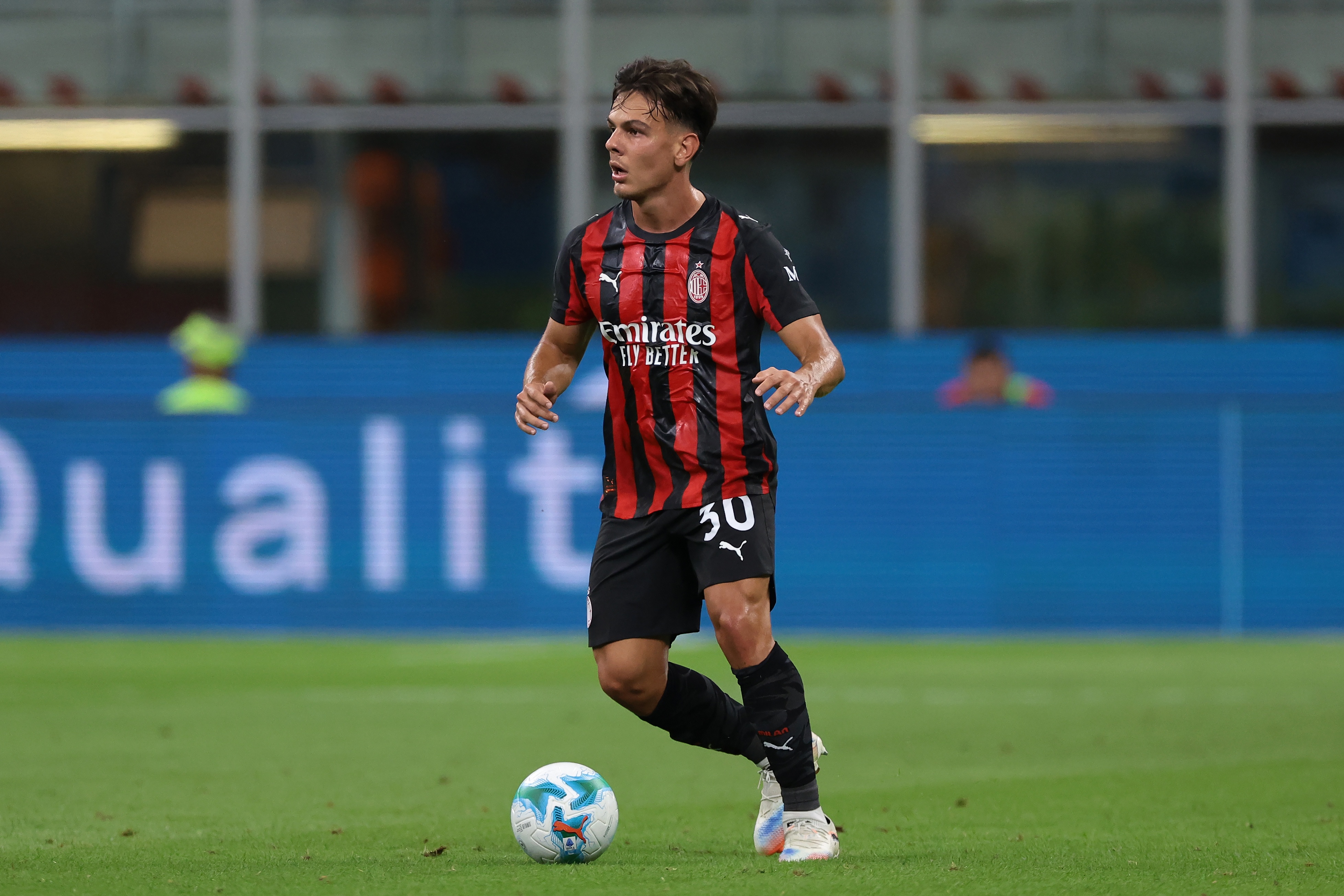 亞沙里親述加盟米蘭內(nèi)幕 塔雷伊布雙線電話攻勢(shì)促成轉(zhuǎn)會(huì)