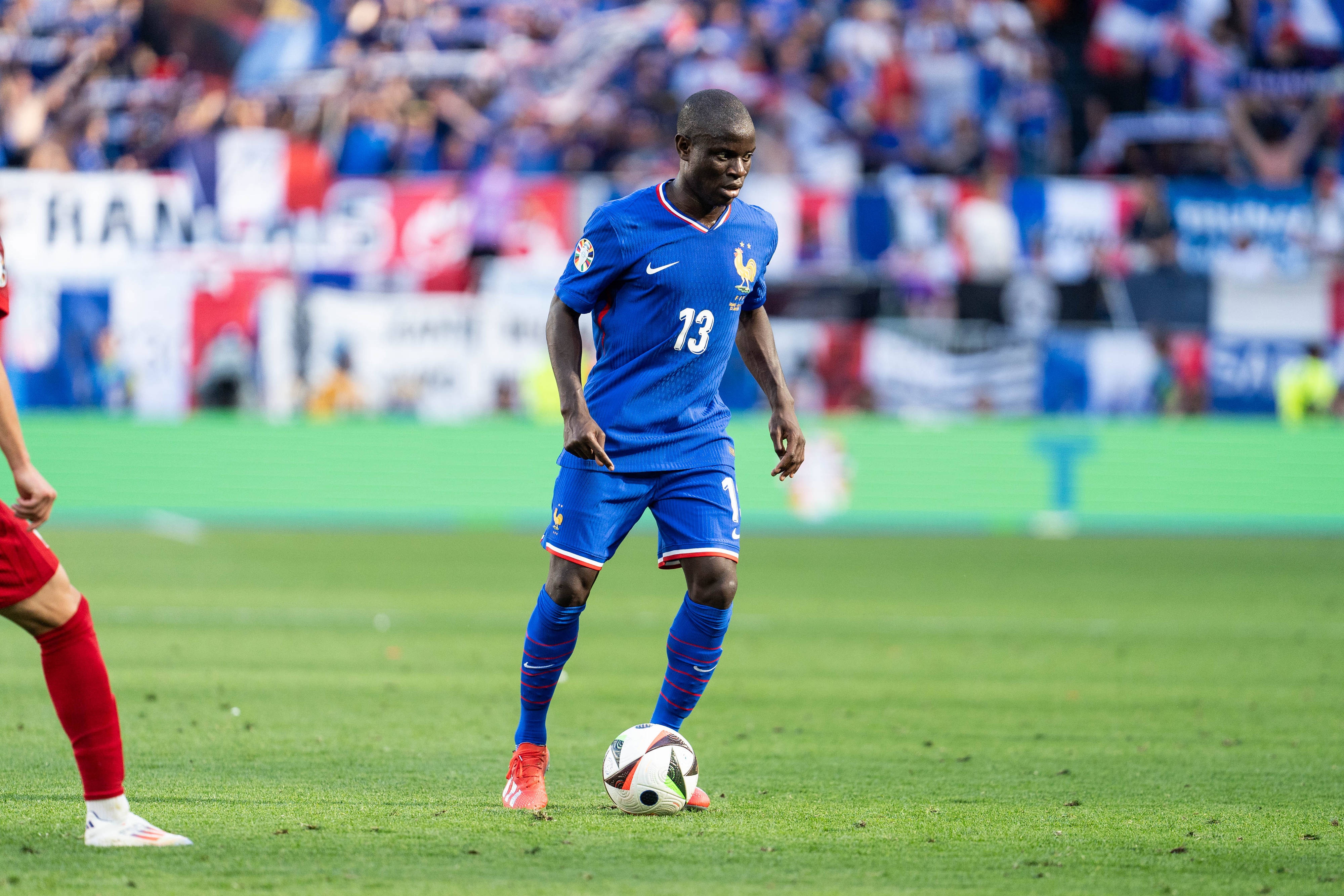 坎特談國(guó)家隊(duì)角色轉(zhuǎn)變 承認(rèn)出場(chǎng)時(shí)間減少但強(qiáng)調(diào)榮譽(yù)感