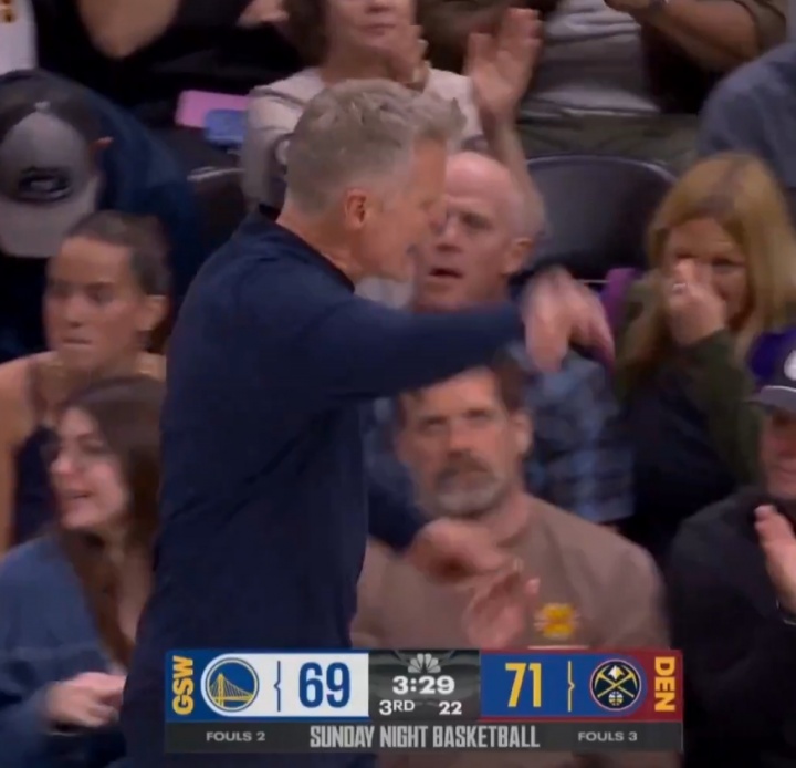 科爾場邊暴怒 波杰姆無視波津空位選擇強(qiáng)投釀反擊 科爾場邊暴怒 波杰姆無視波津空位選擇強(qiáng)投釀反擊