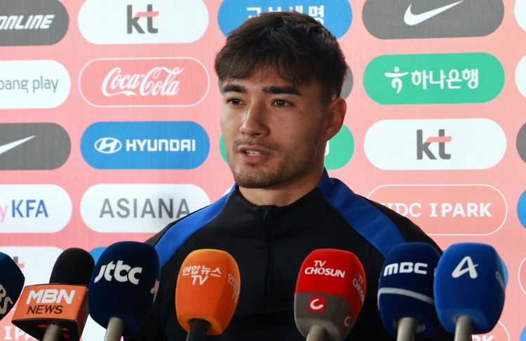 韓國(guó)隊(duì)再損大將 歸化中衛(wèi)卡斯特羅普因腳踝傷勢(shì)退出