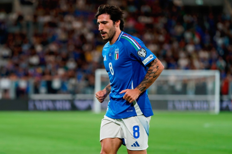 意記者曝托納利今夏欲返意甲 薪資鴻溝成最大障礙 意記者曝托納利今夏欲返意甲 薪資鴻溝成最大障礙