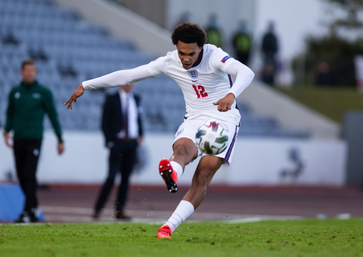 阿諾德落選英格蘭名單 近三季創(chuàng)造機(jī)會數(shù)仍領(lǐng)跑本土右閘