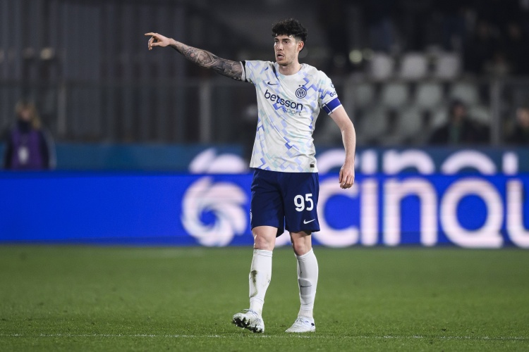 羅馬諾確認(rèn)巴薩接觸巴斯托尼 國(guó)米標(biāo)價(jià)超5000萬(wàn)歐