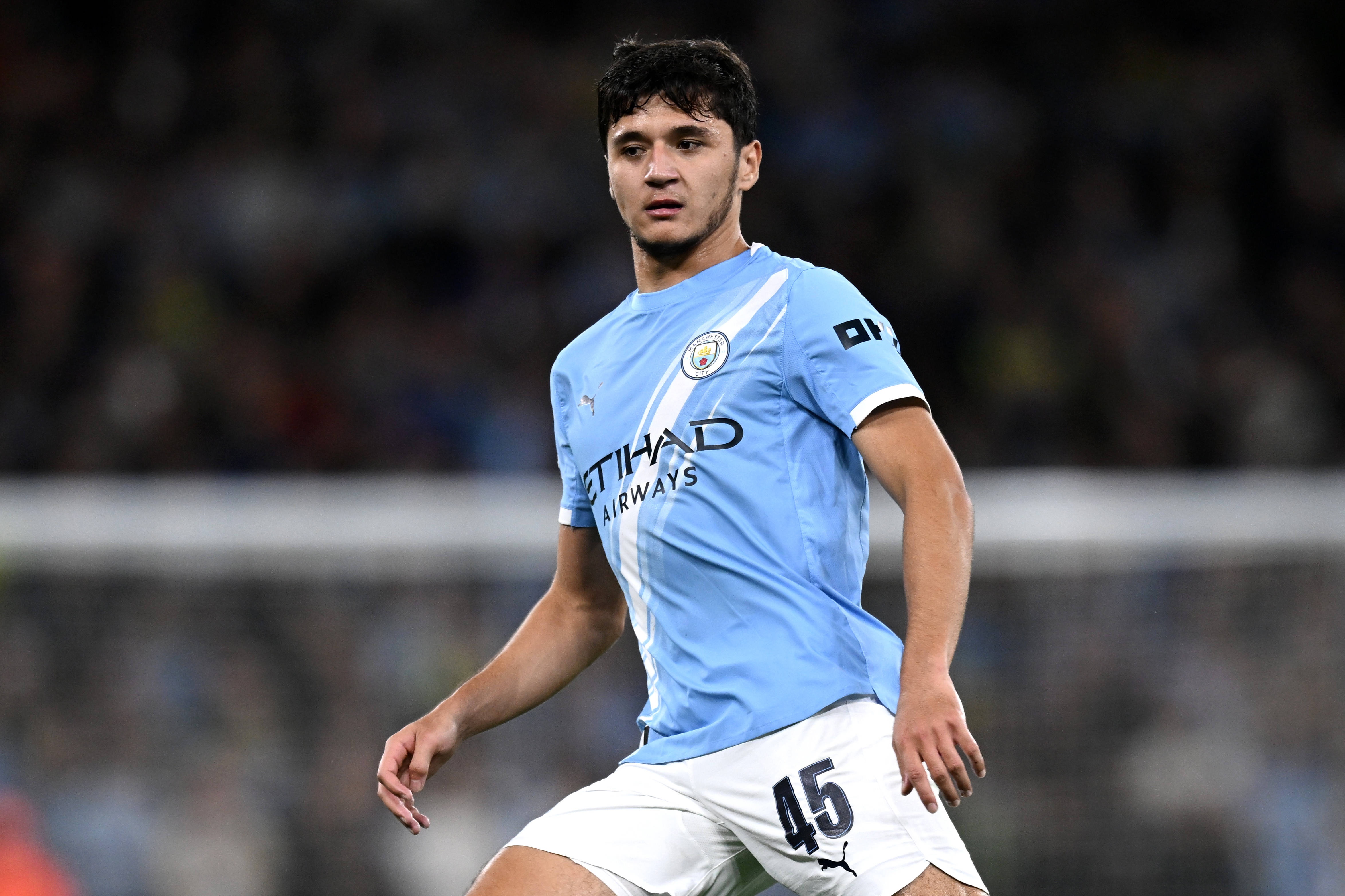 胡桑諾夫首秀前獲瓜迪奧拉單獨(dú)特訓(xùn) 直言歐冠是終極夢想