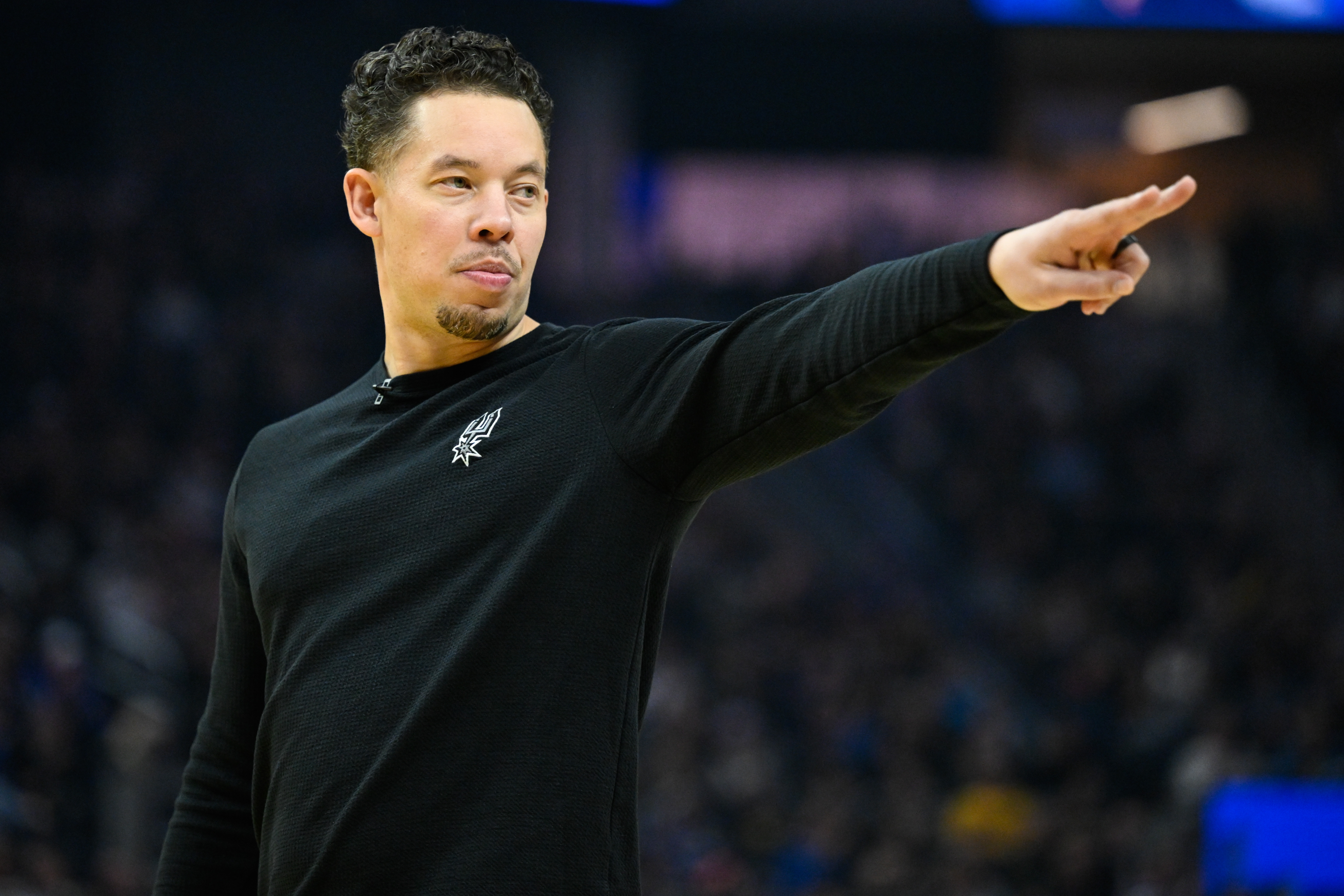 科爾評(píng)馬刺代理主帥米奇 稱其工作出色獲波波維奇協(xié)助