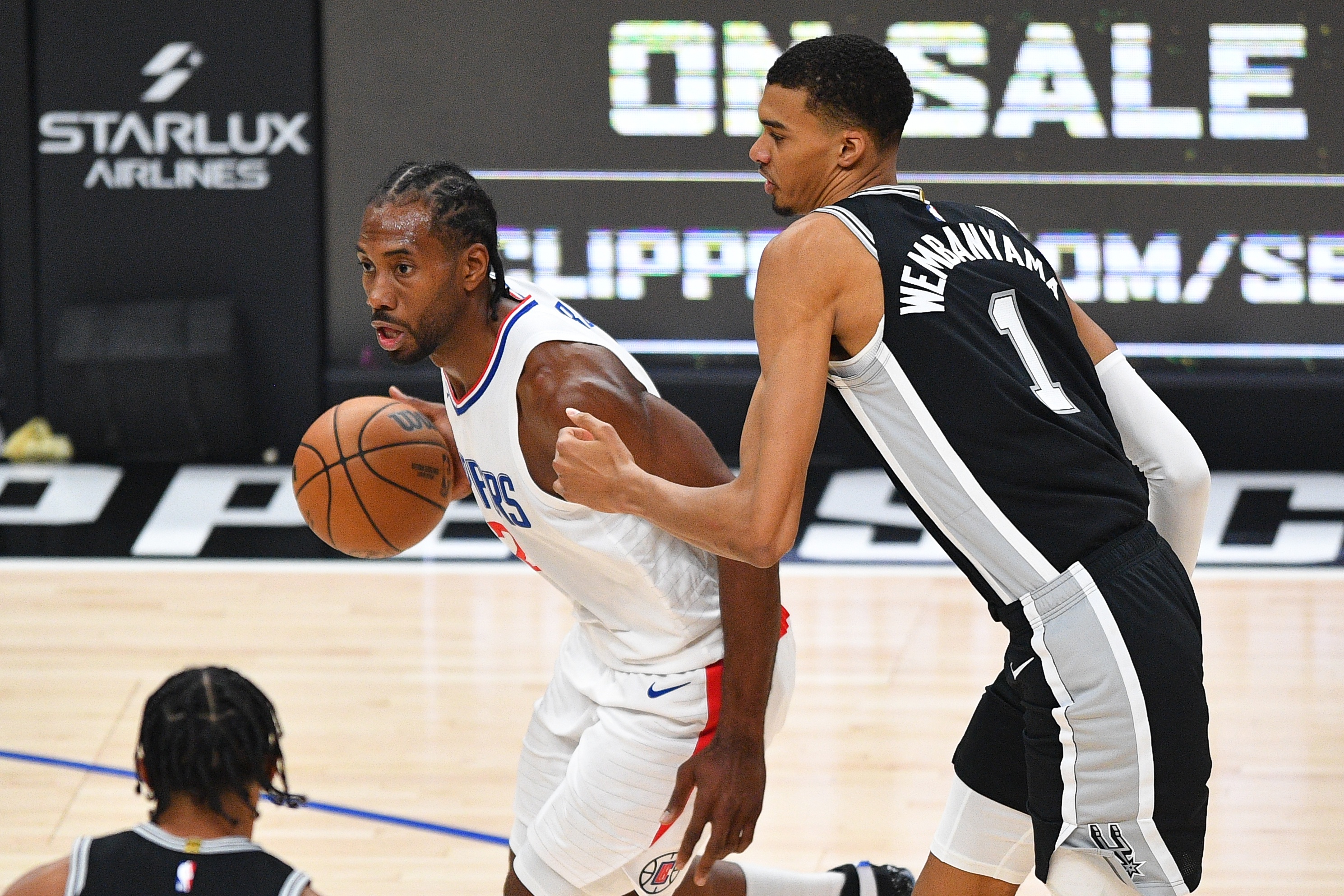 兩代馬刺核心五度交鋒 倫納德數(shù)據(jù)戰(zhàn)績?nèi)嬲純?yōu)