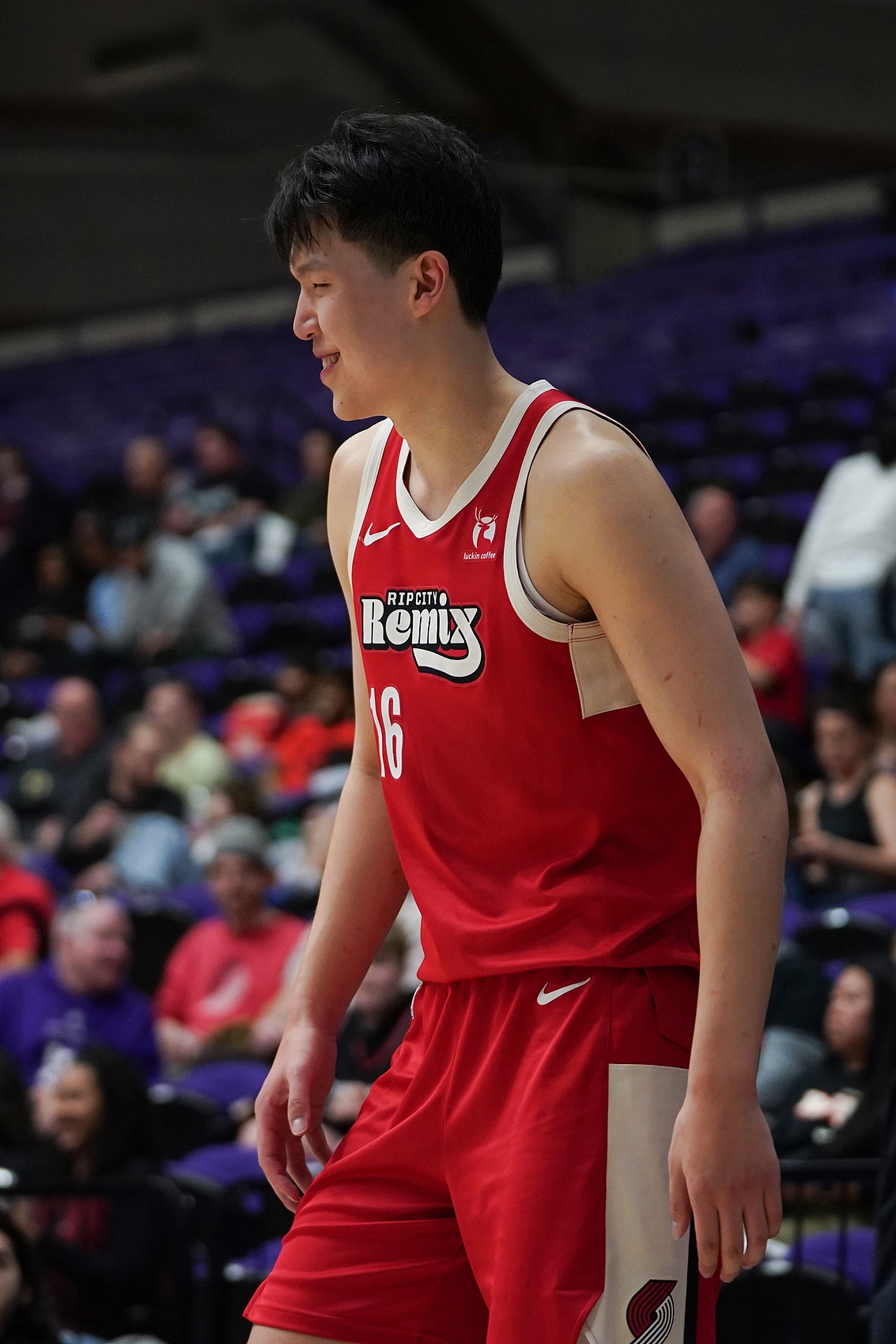 楊鳴解析楊瀚森高原困境 直言新秀賽季奔波遠(yuǎn)超想象