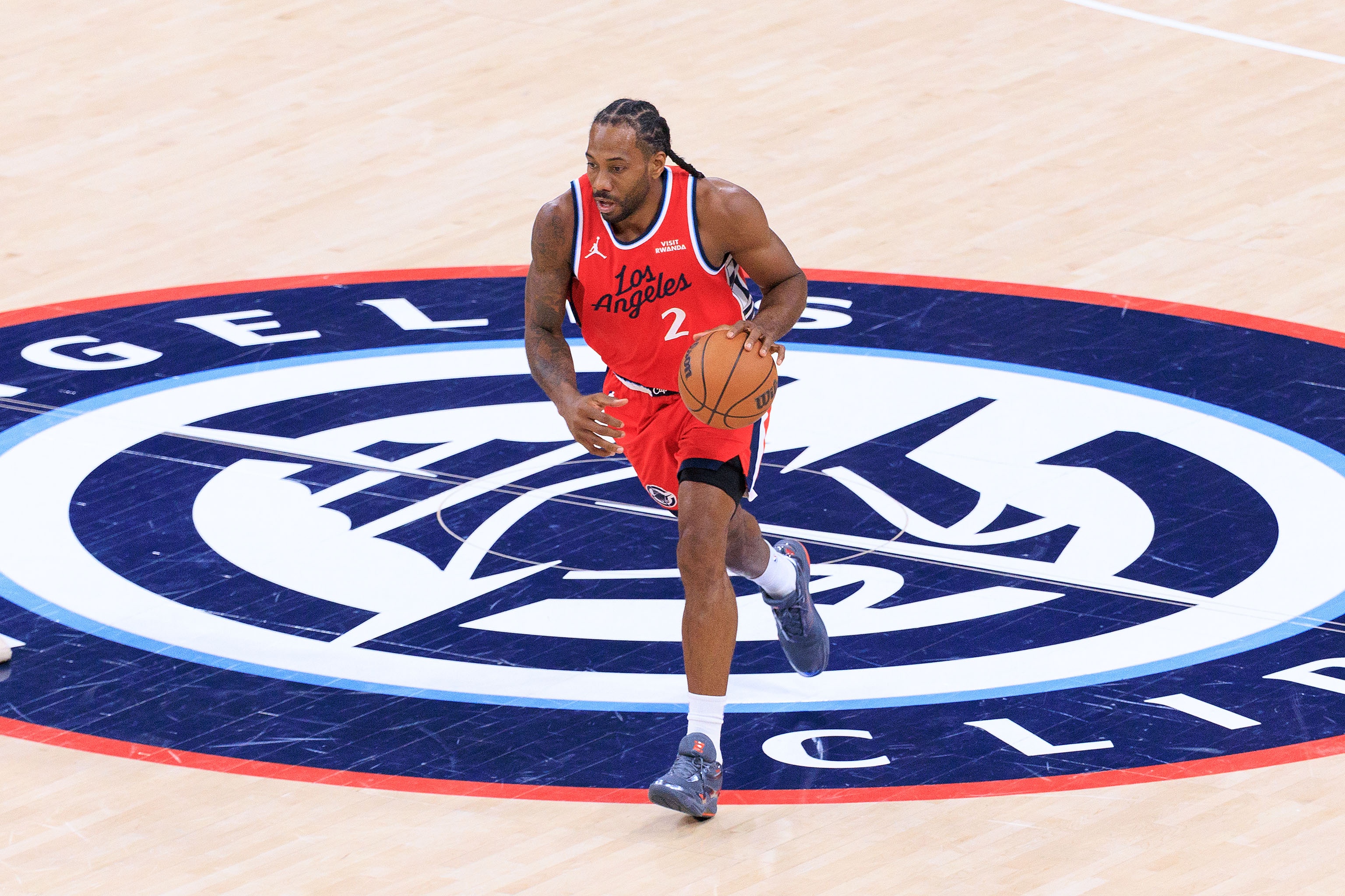 65場規(guī)則再成焦點 愛德華茲因場次無緣最佳陣 約基奇?zhèn)惣{德坎寧安亦處懸崖邊緣