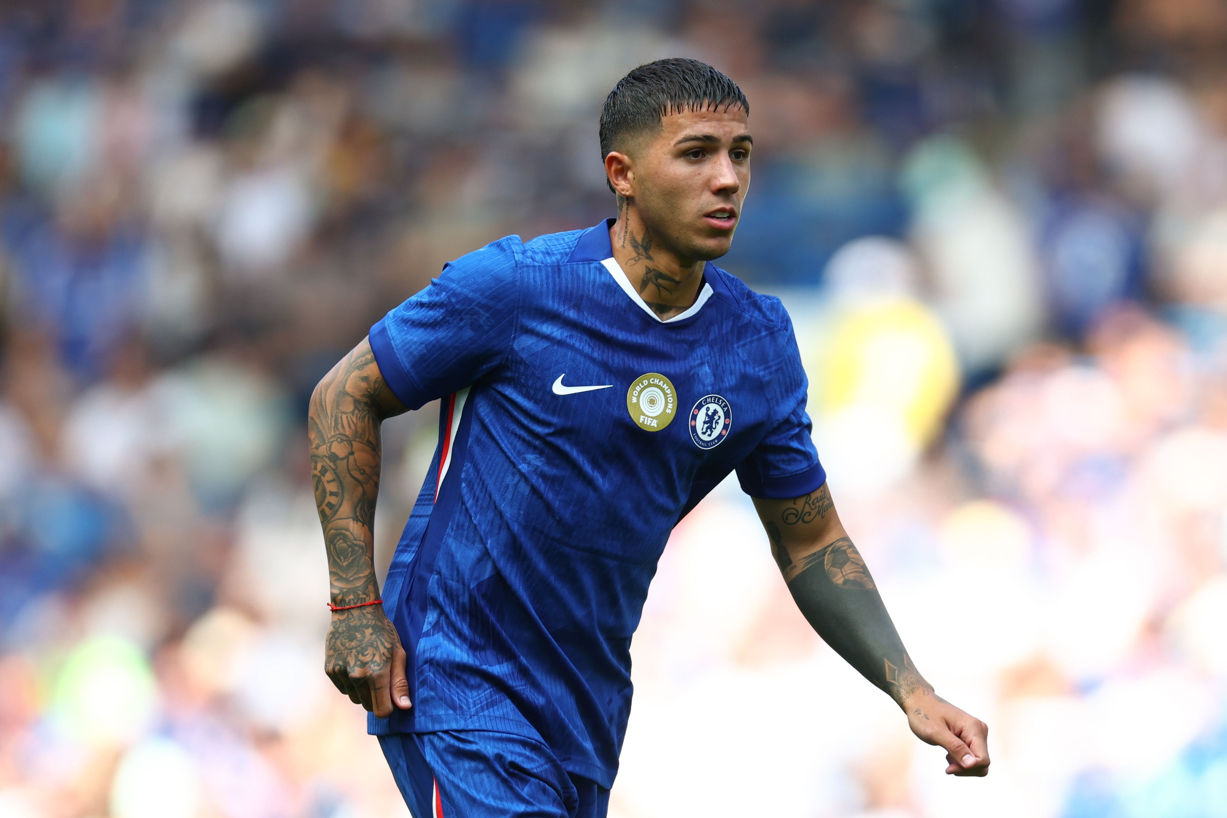 切爾西主帥羅塞尼爾宣布對(duì)恩佐實(shí)施隊(duì)內(nèi)禁賽 阿根廷中場(chǎng)缺席足總杯與曼城關(guān)鍵戰(zhàn)