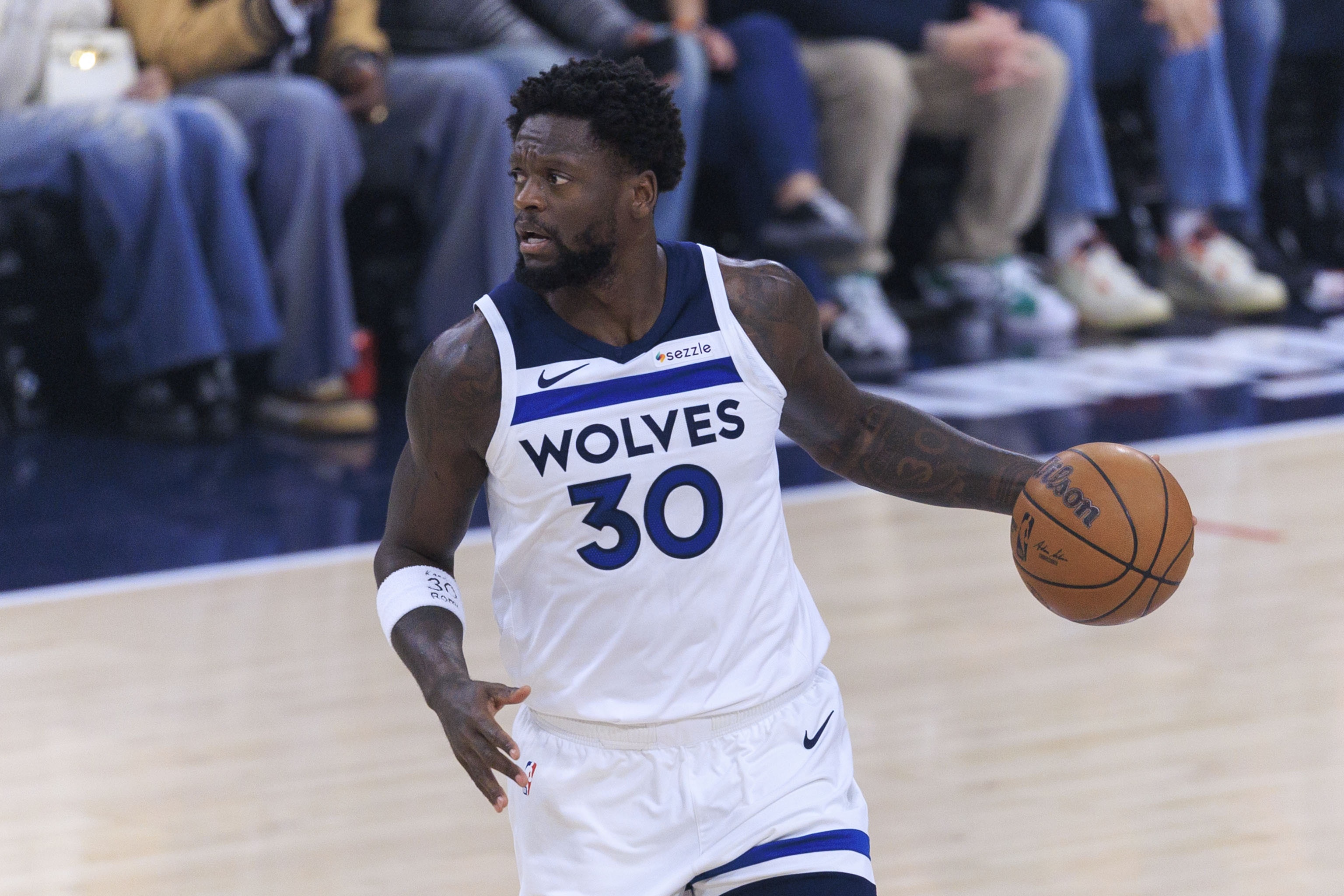 蘭德爾27+6+6難救主 森林狼末節(jié)失守負活塞