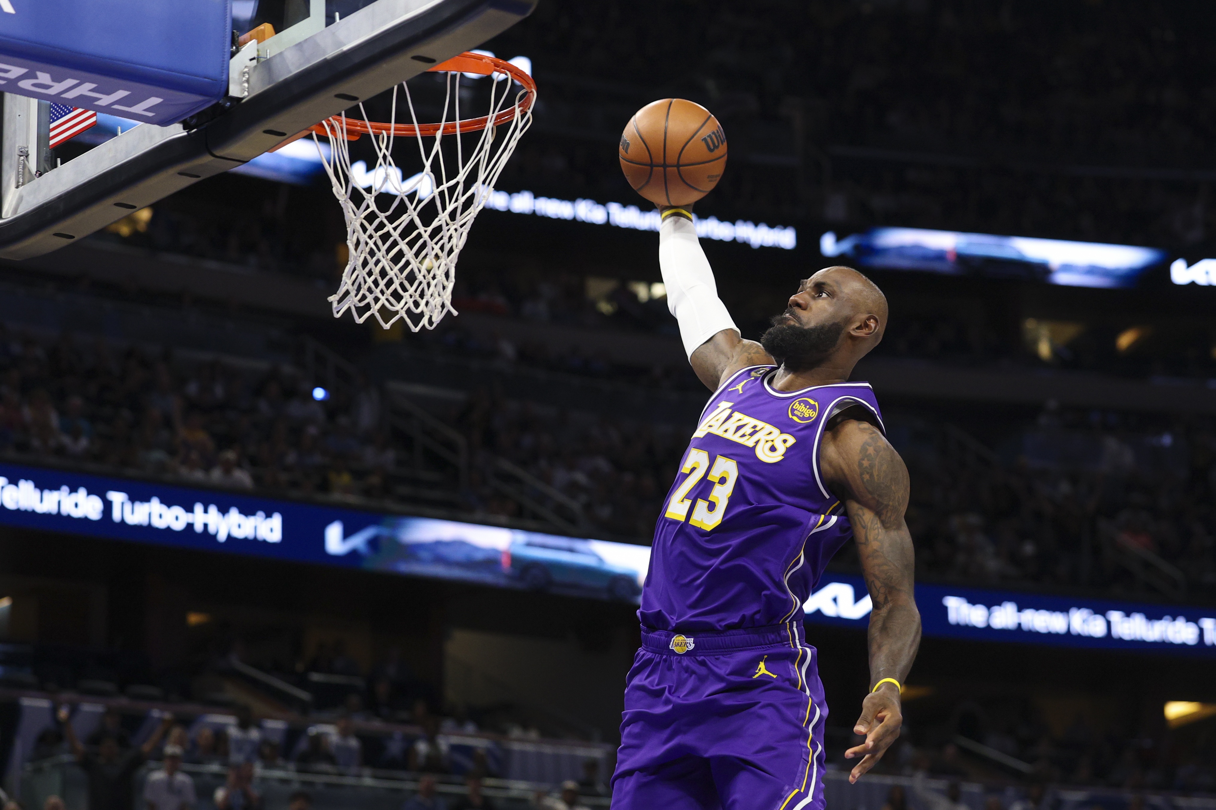 詹姆斯高出手樣本解析 場(chǎng)均28+7+8背后效率穩(wěn)定 詹姆斯高出手樣本解析 場(chǎng)均28+7+8背后效率穩(wěn)定