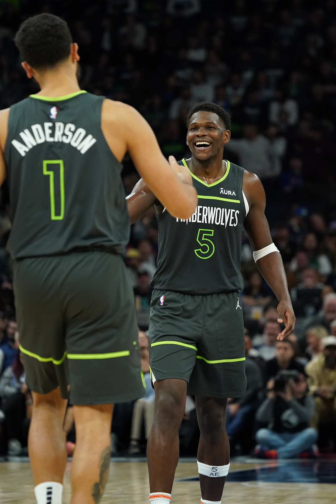 愛(ài)德華茲復(fù)出15中3僅8分 李凱爾稱(chēng)其能自我調(diào)整