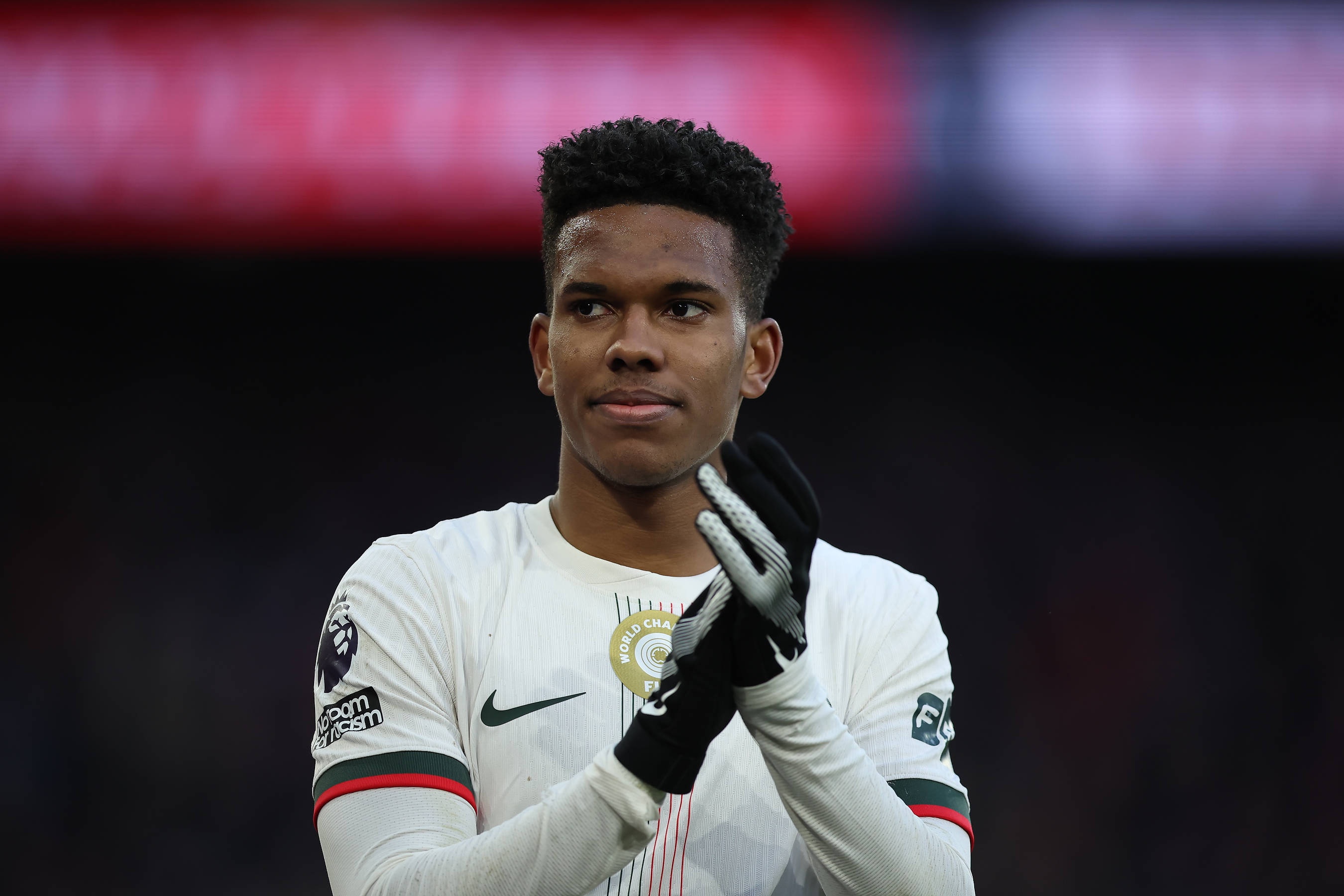 埃斯特旺8球創(chuàng)藍軍英超時代U18紀錄 足總杯傳射助球隊七球大勝