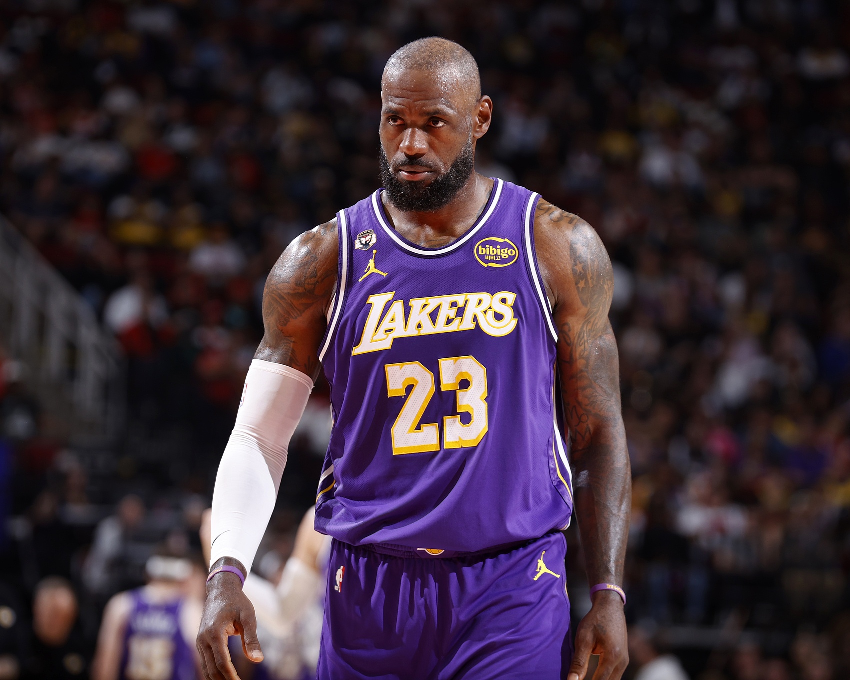 詹姆斯39歲再刷最老紀(jì)錄 30分15助改寫五年前自己