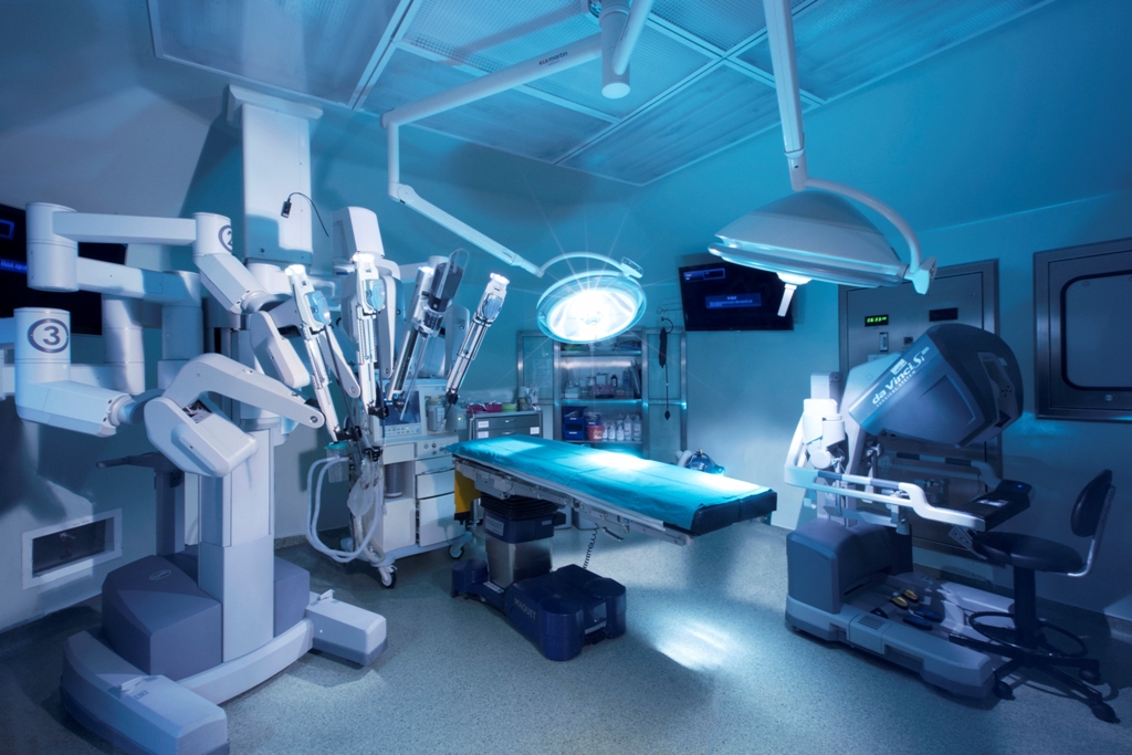 東契奇赴歐接受再生療法治療腿筋 湖人季后賽前景蒙上陰影