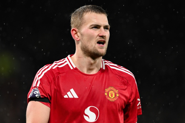 曼聯(lián)訓(xùn)練陣容更新 德里赫特缺席達洛特因病缺勤