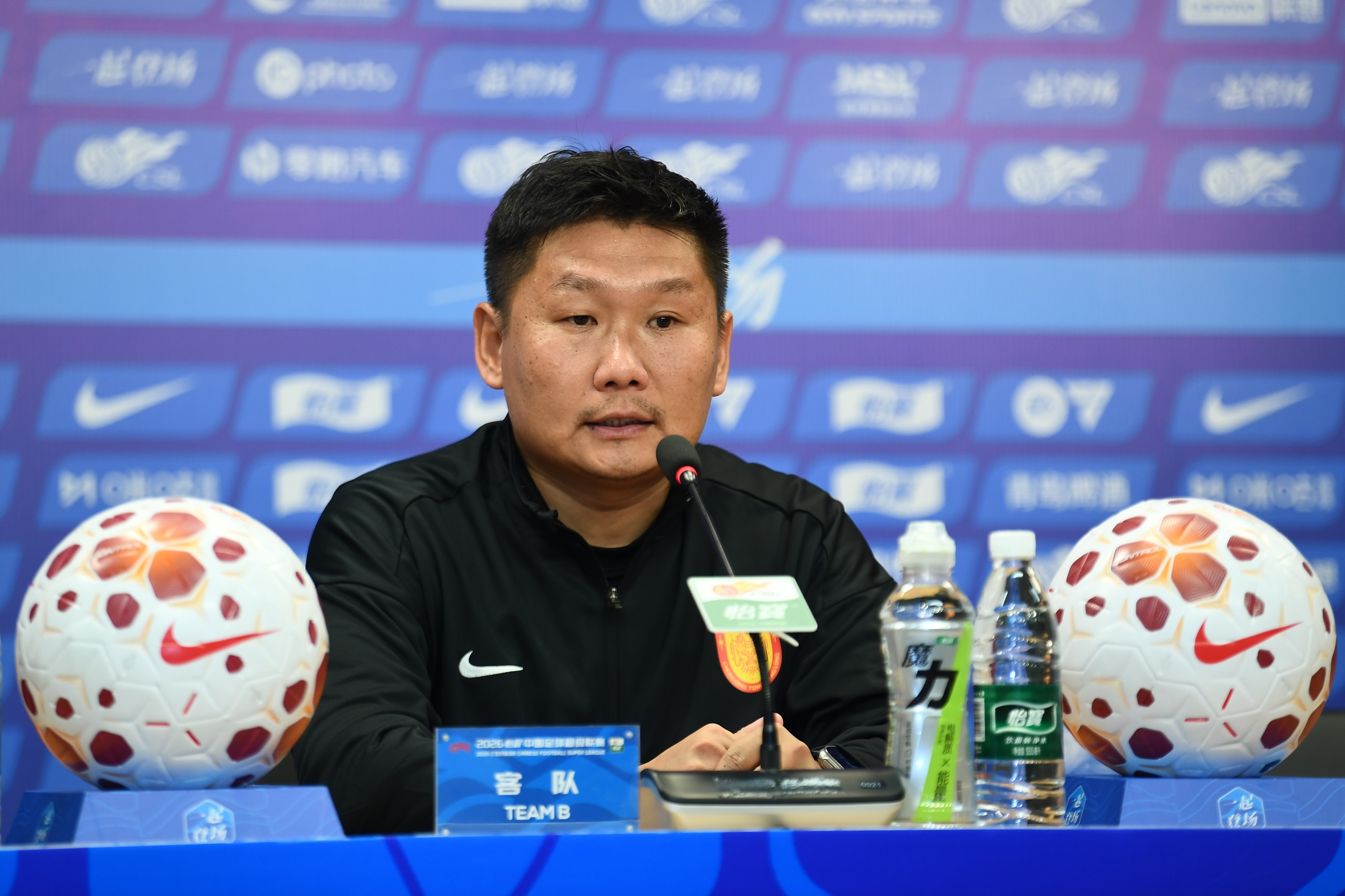 劉建業(yè)中場(chǎng)對(duì)峙系戰(zhàn)術(shù)設(shè)計(jì) 媒體人曝其干擾對(duì)手心態(tài)