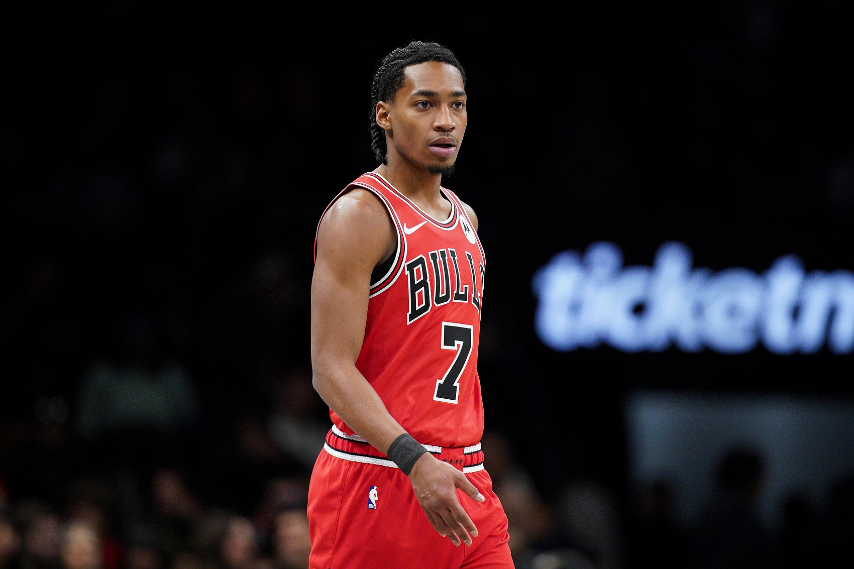 費爾斯40分率鵜鶘狂勝 阿門準(zhǔn)三雙倫納德高效34分