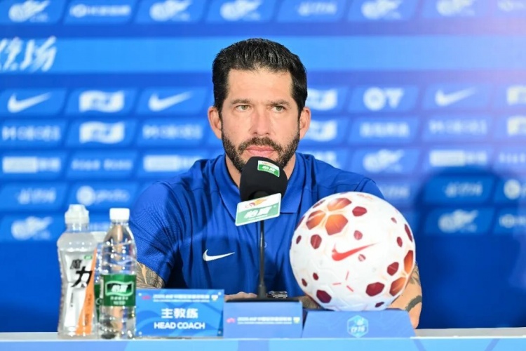 武漢三鎮(zhèn)客戰(zhàn)重慶銅梁龍 莫拉賽前強調(diào)充分備戰(zhàn)