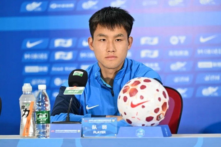 武漢三鎮(zhèn)客戰(zhàn)重慶銅梁龍 莫拉賽前強調(diào)充分備戰(zhàn)