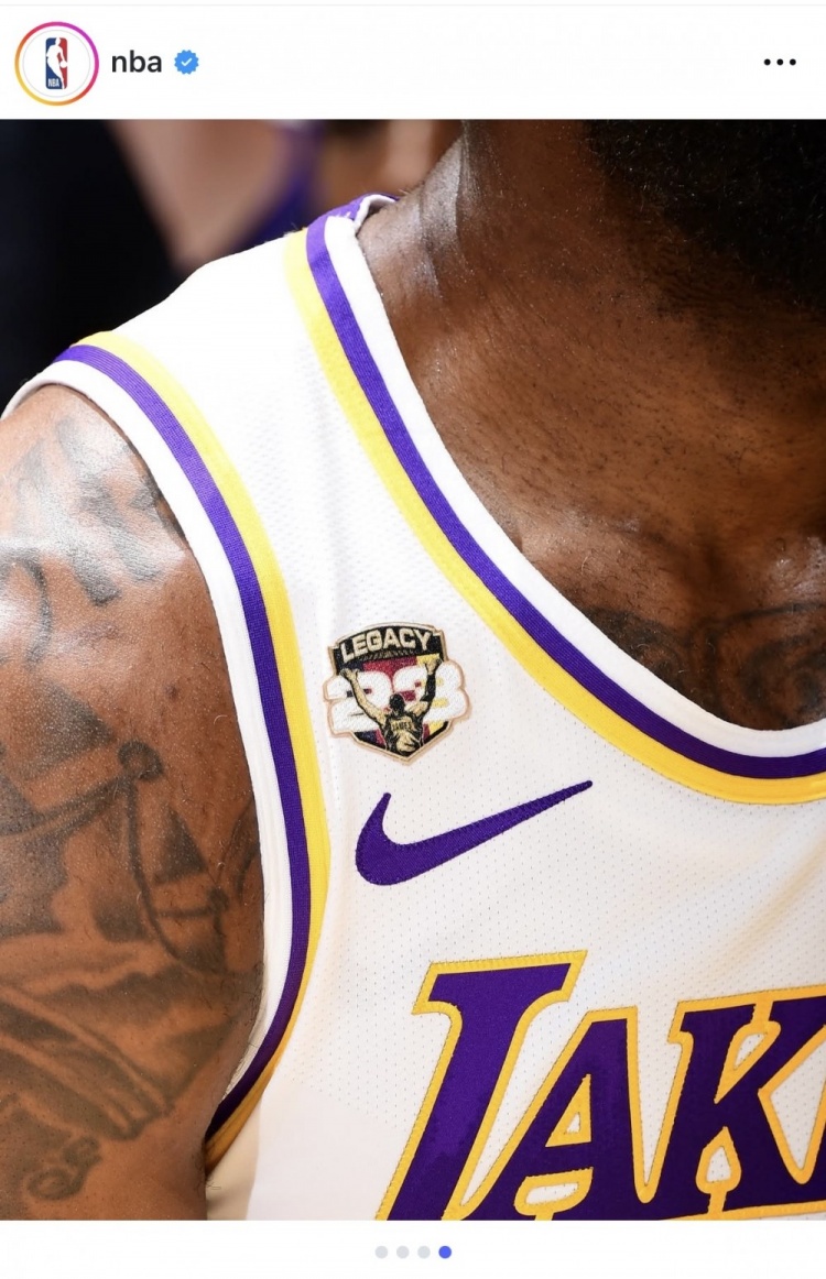 詹姆斯常規(guī)賽收官戰(zhàn)身披紀(jì)念補(bǔ)丁球衣 轉(zhuǎn)發(fā)社媒致敬生涯第23季 詹姆斯常規(guī)賽收官戰(zhàn)身披紀(jì)念補(bǔ)丁球衣 轉(zhuǎn)發(fā)社媒致敬生涯第23季