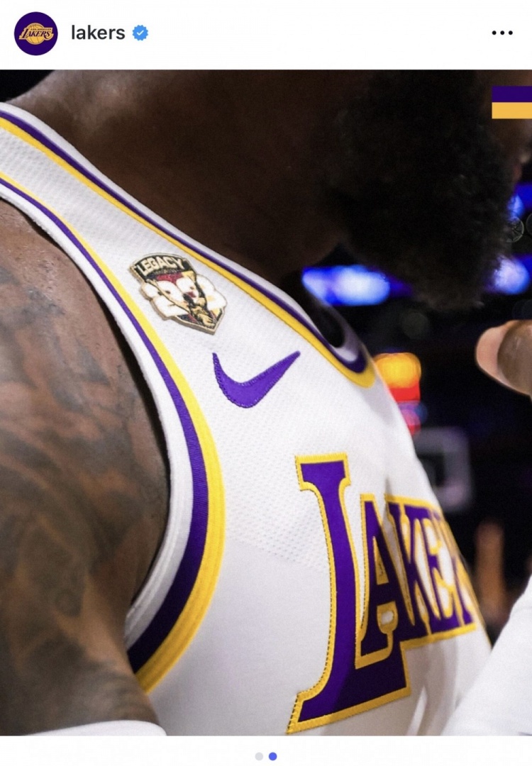 詹姆斯常規(guī)賽收官戰(zhàn)身披紀(jì)念補(bǔ)丁球衣 轉(zhuǎn)發(fā)社媒致敬生涯第23季 詹姆斯常規(guī)賽收官戰(zhàn)身披紀(jì)念補(bǔ)丁球衣 轉(zhuǎn)發(fā)社媒致敬生涯第23季