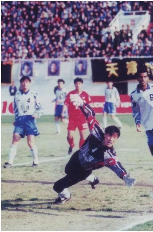 施連志三十年飛踹標簽與最佳狀態(tài)網(wǎng)絡重生