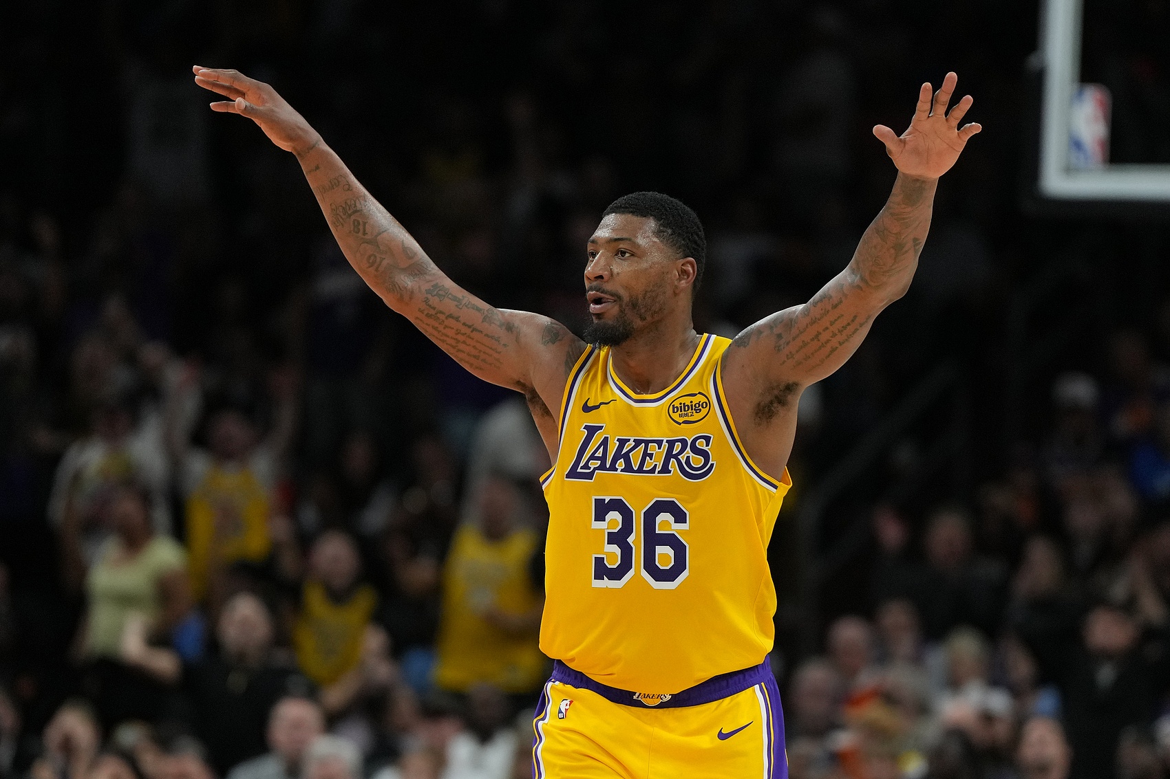 雷迪克點(diǎn)出湖人隱形財富 斯瑪特艾頓經(jīng)慣高壓時刻