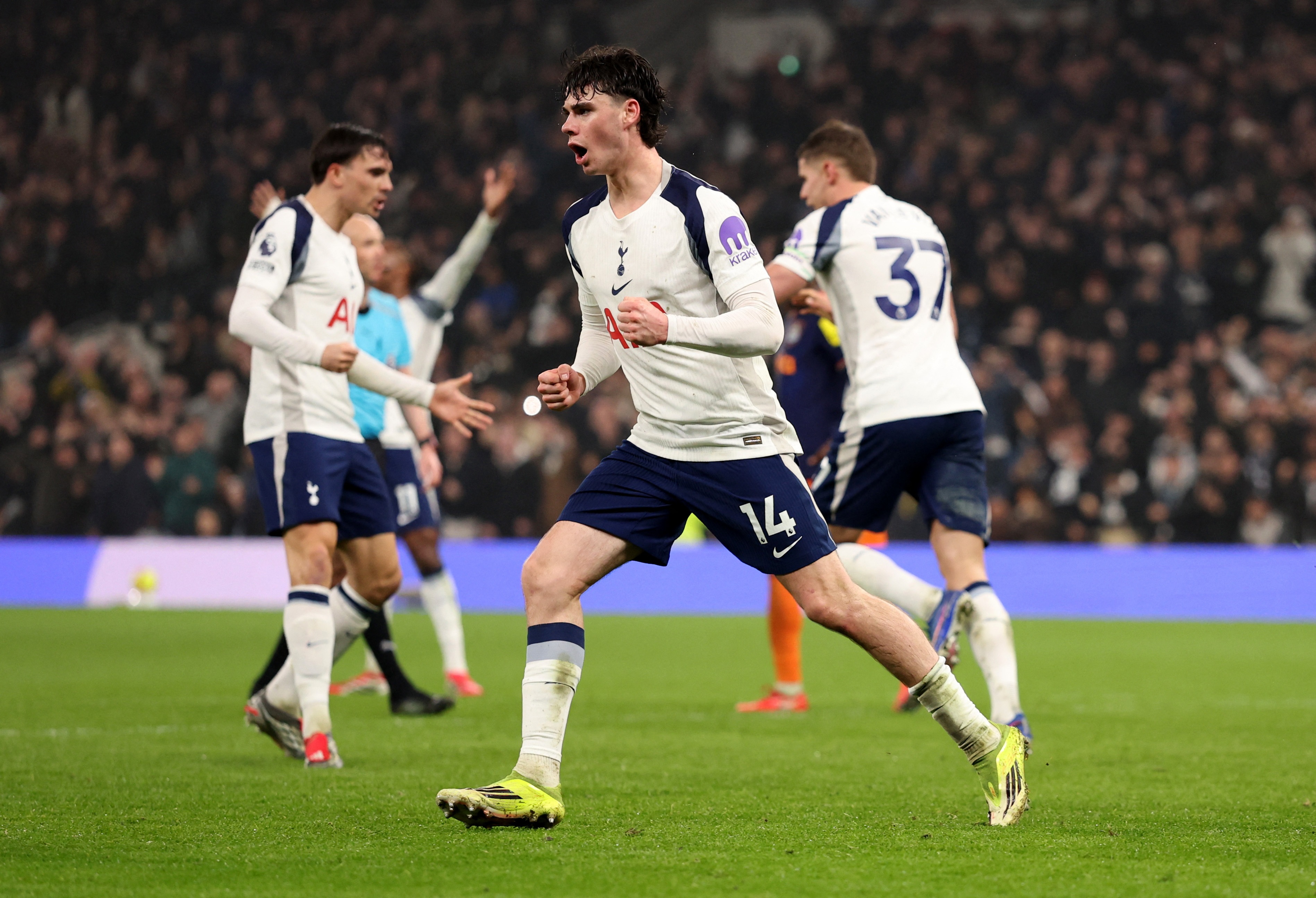 利物浦后防儲備計劃：范戴克接班人瞄準斯米特、圖雷，格雷入候選