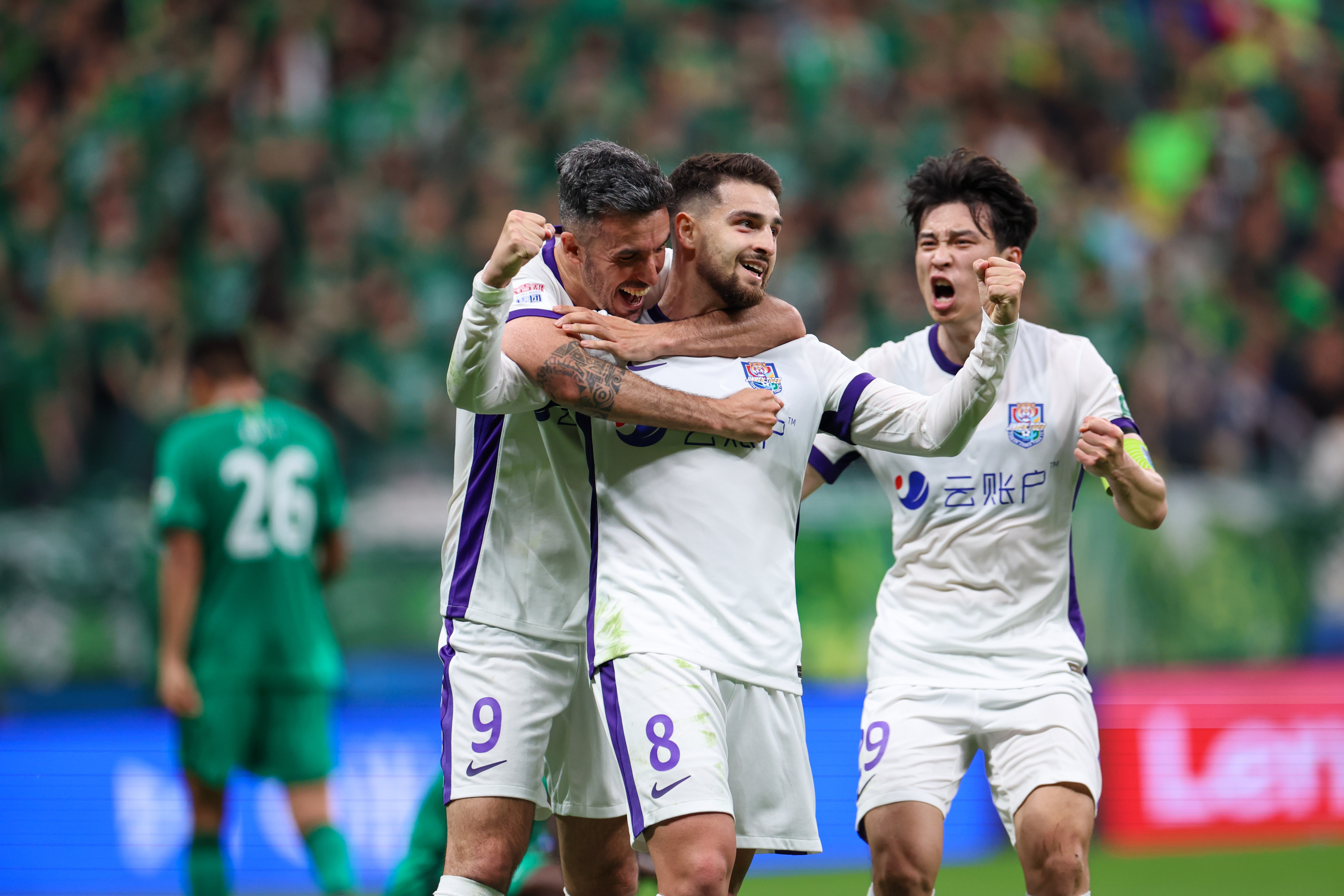 津門(mén)虎客場(chǎng)4-2國(guó)安 賽后連夜驅(qū)車(chē)返津