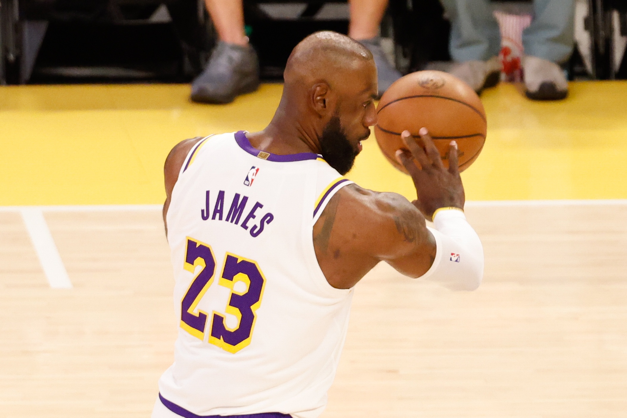 詹姆斯8失誤致湖人客場潰敗，G5前點名活球失誤頑疾
