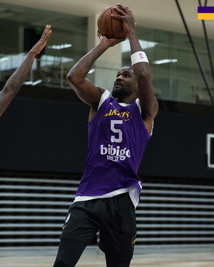 詹姆斯、里夫斯領銜湖人賽前合練 紫金軍團3-1手握賽點