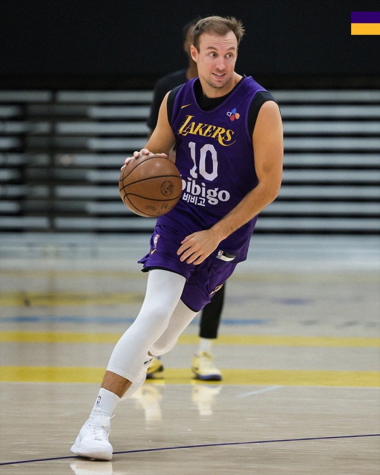 詹姆斯、里夫斯領銜湖人賽前合練 紫金軍團3-1手握賽點