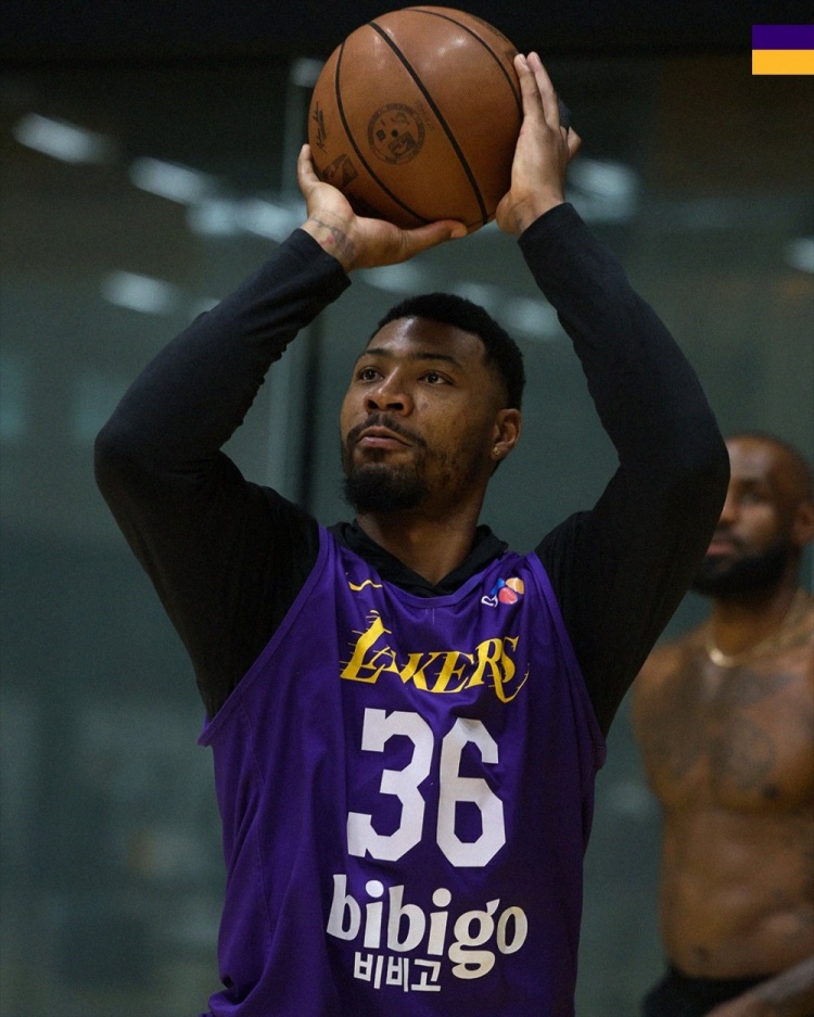 詹姆斯、里夫斯領銜湖人賽前合練 紫金軍團3-1手握賽點