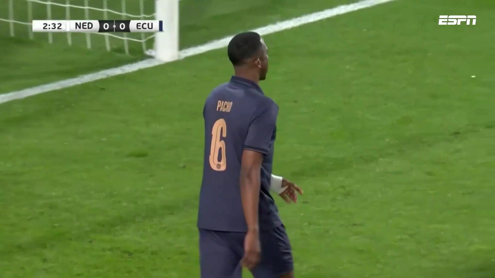 荷蘭開(kāi)場(chǎng)閃擊！加克波左路傳中！帕喬解圍不及自擺烏龍！