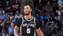 [卡斯?fàn)柤\]基石+1！卡斯?fàn)柨?9分10板13助&生涯第5次三雙 膝蓋被踢幸無大礙