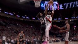 [羅威騎扣] 全場沸騰！羅威空切縱身躍起雙手騎扣尚帕尼！