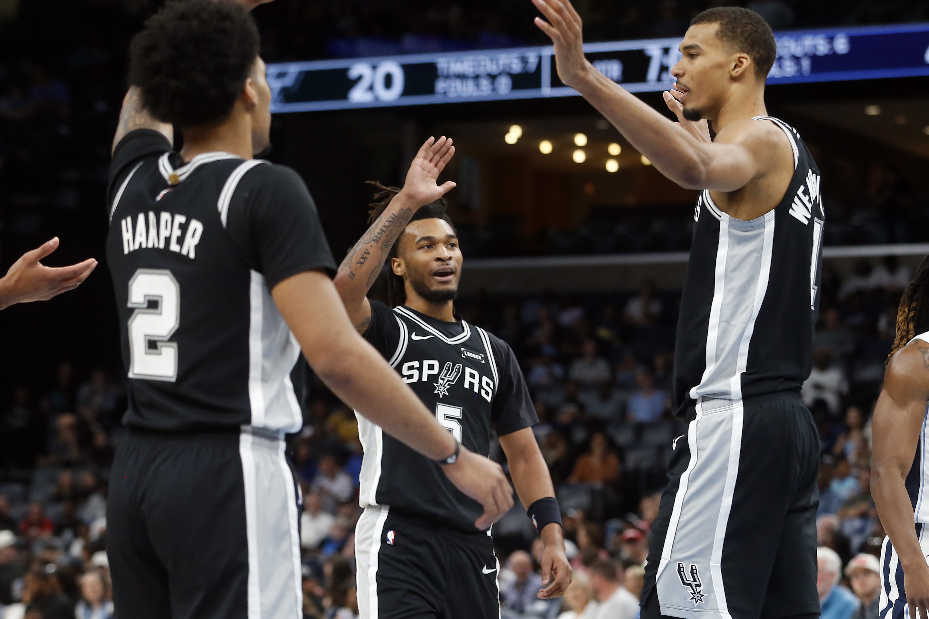 馬刺vs雄鹿、活塞vs森林狼、國(guó)王vs老鷹、公牛vs灰熊、爵士vs太陽(yáng)比分預(yù)測(cè)與傷病分析